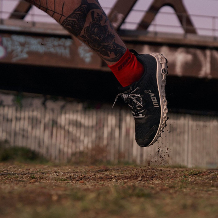 Inov-8 Parkclaw G280 Black White - zapatilla trail running - Nonstop