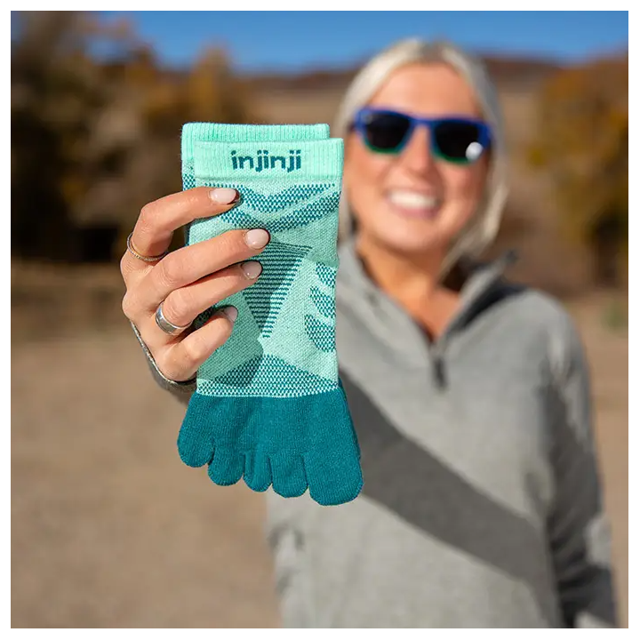 Injinji Ultra Run Mini-Crew Women Glacier - calcetines - nonstop minimalistrunners