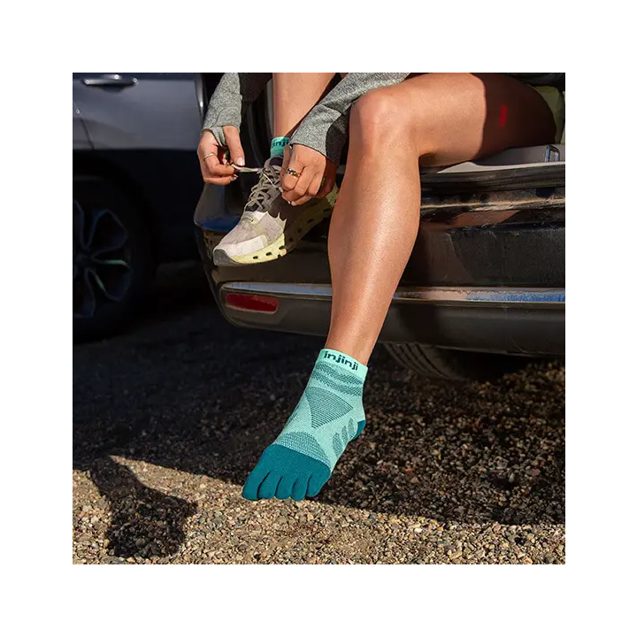 Injinji Ultra Run Mini-Crew Women Glacier - calcetines - nonstop minimalistrunners