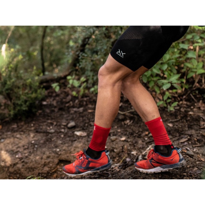 COMPRESSPORT MID COMPRESION SOCKS BLACK RED